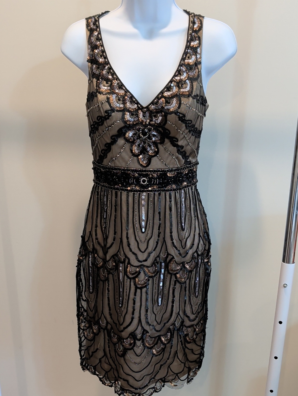 Sue Wong Nocturne Black and Nude Beaded V-Neck Midi Dress - Size 2